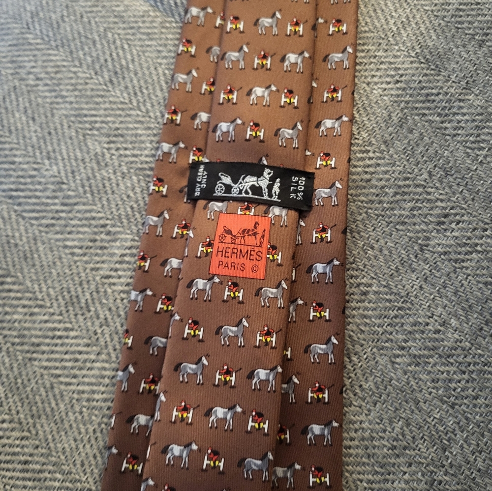 Vintage Hermès Brown Silk Tie with Horse Print Style 5474 FA